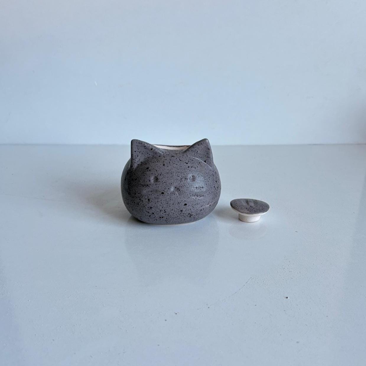 Gray Color Ceramic Cat Urn – Mini Pet Ash Urn, Keepsake Urn, Personalized Cat Memorial Gift | Rainbow Bridge | Safe Shipping Guarantee !!!