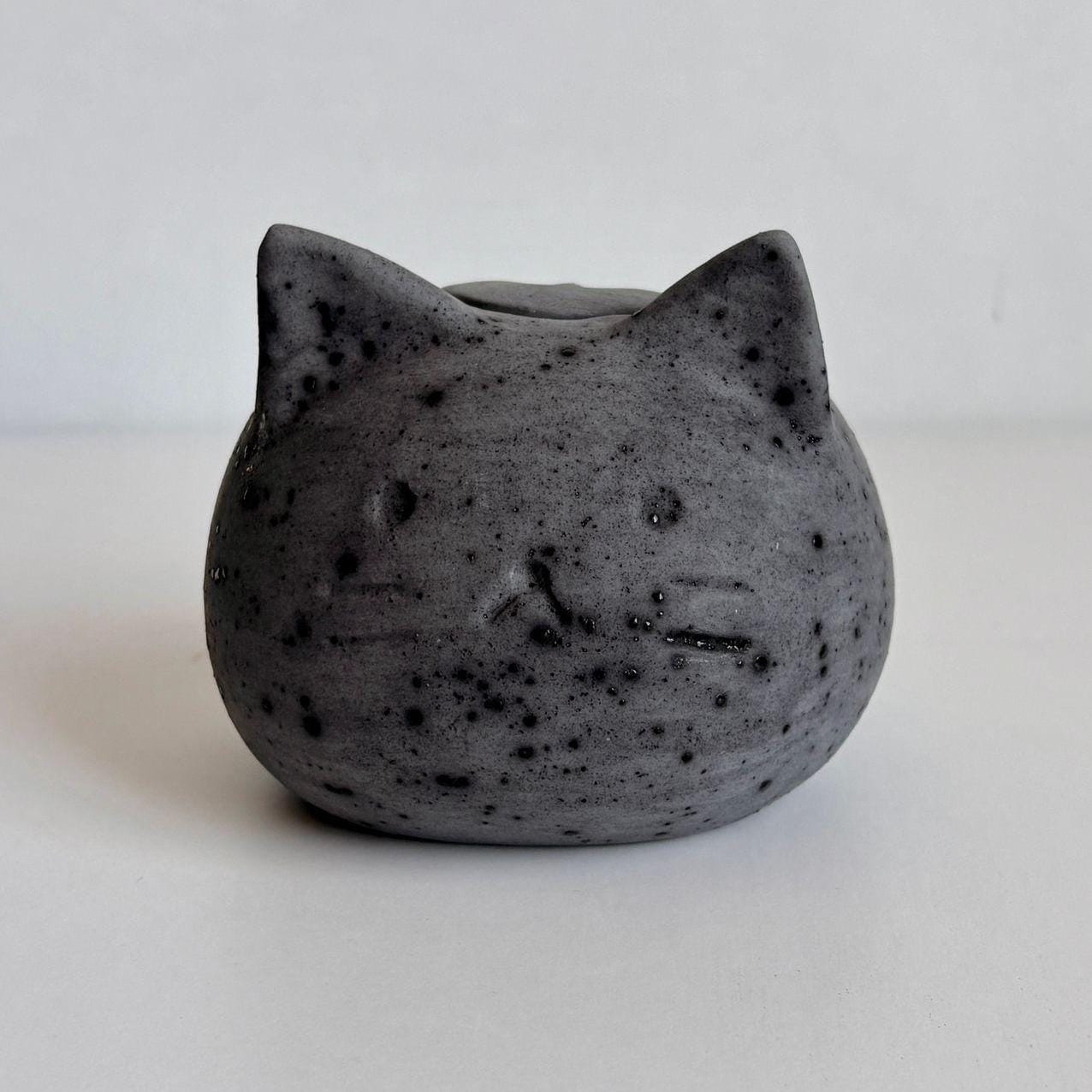 Black Ceramic Cat Urn – Handmade Minimal Pet Ashes Jar – Pet Urn | Cat Urn Vase | Cat Keepsake | Rainbow Bridge Safe Shipping Guarantee !